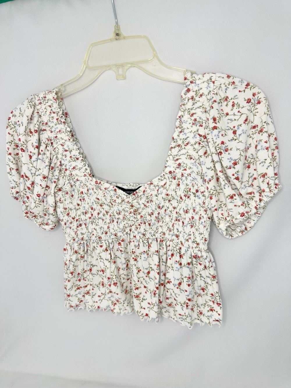 Forever 21 Cropped Smocked Floral Babydoll Short sleeve Top  Whimsy Junior XS